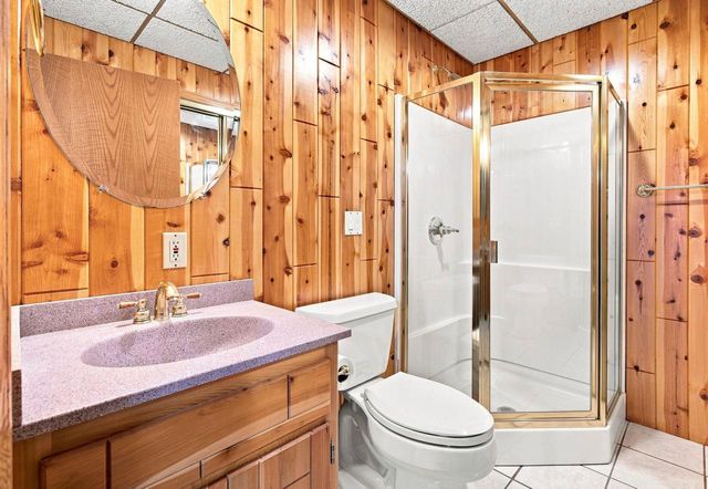 2420 BRANTWOOD DRIVE, Neenah, WI 54956