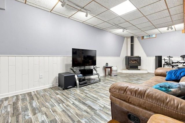 2420 BRANTWOOD DRIVE, Neenah, WI 54956