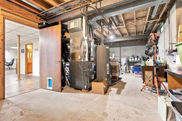 2420 BRANTWOOD DRIVE, Neenah, WI 54956