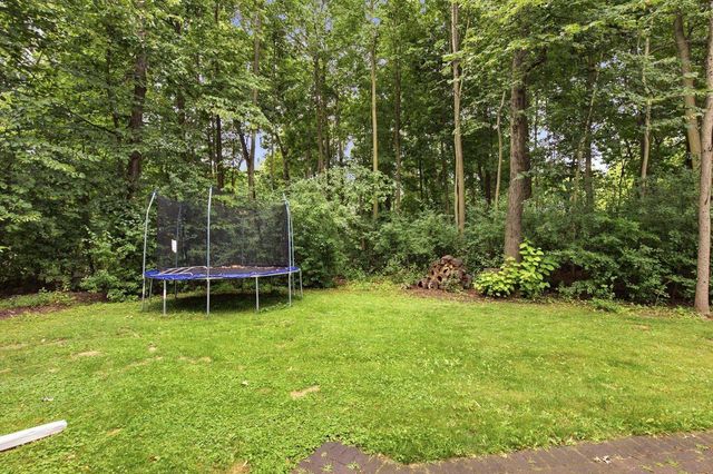 2420 BRANTWOOD DRIVE, Neenah, WI 54956