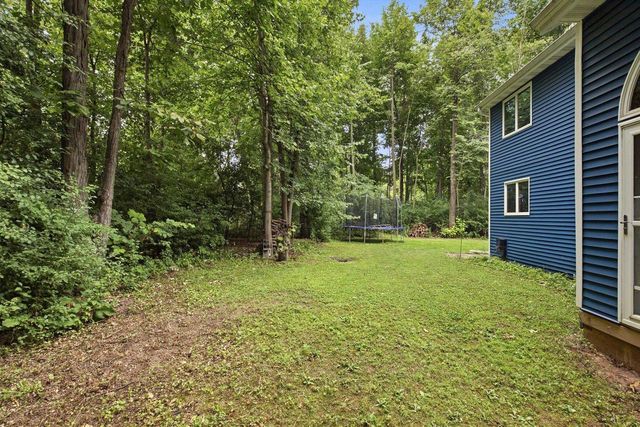 2420 BRANTWOOD DRIVE, Neenah, WI 54956