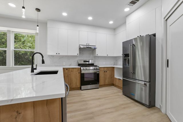 12717 Lee Park LN, Austin, TX 78732