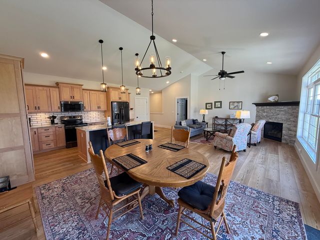 238 Glei Court, Hillsdale, MI 49242