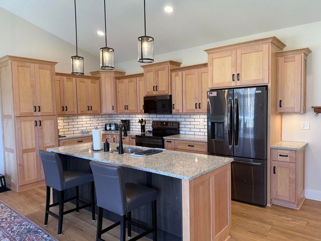 238 Glei Court, Hillsdale, MI 49242