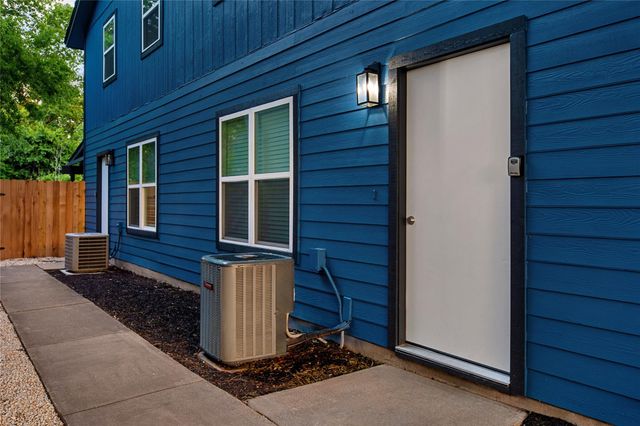 1201 Southport DR D, Austin, TX 78704