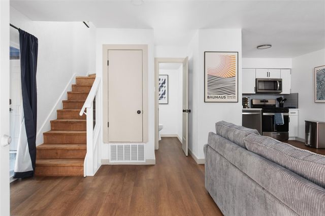 1201 Southport DR D, Austin, TX 78704