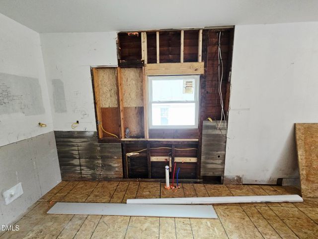 613 Avon Avenue, Burlington, NC 27215