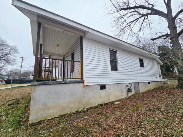 613 Avon Avenue, Burlington, NC 27215