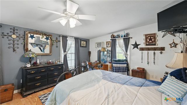 15521 E Highway 90, Kingsbury, TX 78638