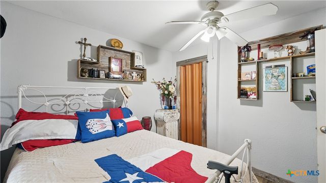 15521 E Highway 90, Kingsbury, TX 78638