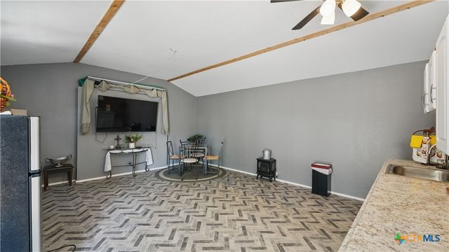 15521 E Highway 90, Kingsbury, TX 78638