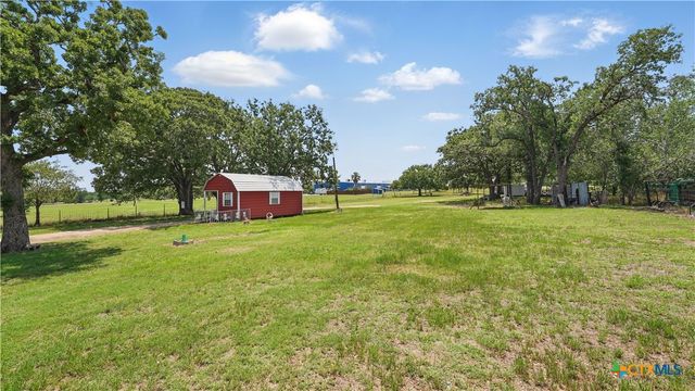 15521 E Highway 90, Kingsbury, TX 78638