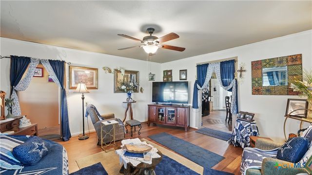 15521 E Highway 90, Kingsbury, TX 78638