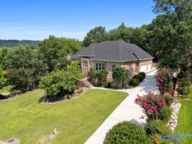 2909 Saddletree Blvd NE, Huntsville, AL 35811