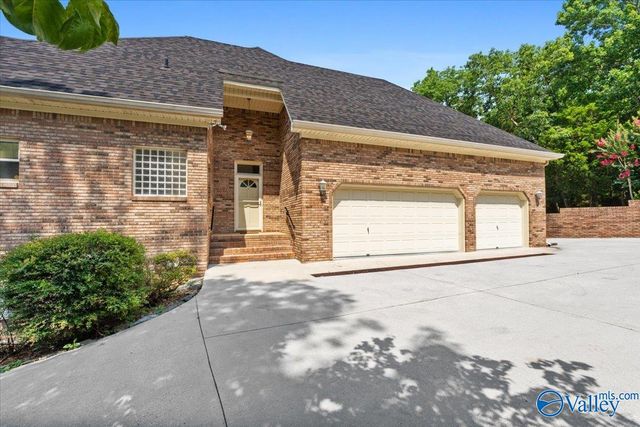 2909 Saddletree Blvd NE, Huntsville, AL 35811