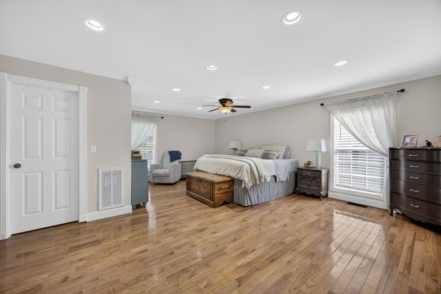 102 Oak Springs Ln, Rickman, TN 38580