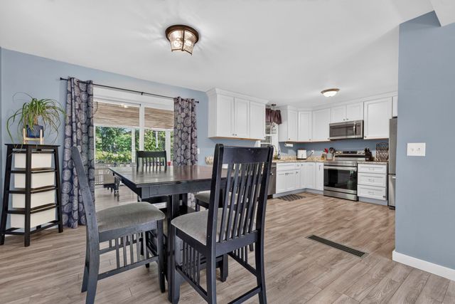 3 Underwood Drive, Litchfield, NH 03052