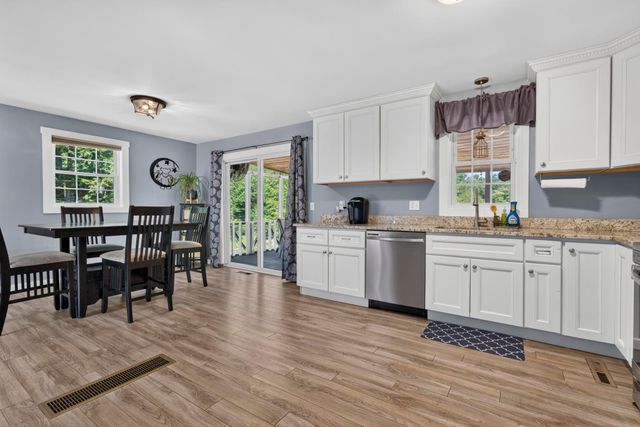3 Underwood Drive, Litchfield, NH 03052