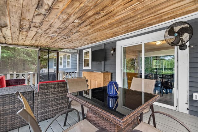 3 Underwood Drive, Litchfield, NH 03052