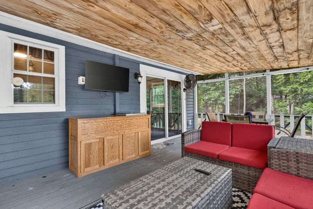 3 Underwood Drive, Litchfield, NH 03052