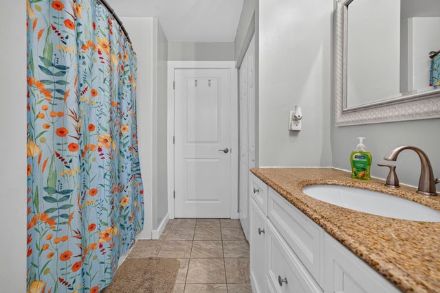 3 Underwood Drive, Litchfield, NH 03052