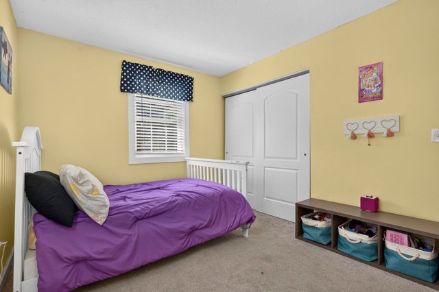 3 Underwood Drive, Litchfield, NH 03052