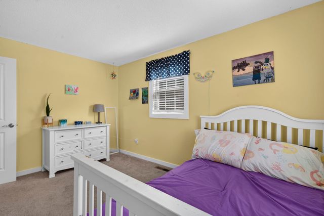 3 Underwood Drive, Litchfield, NH 03052