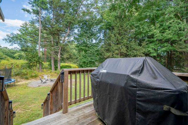 3 Underwood Drive, Litchfield, NH 03052