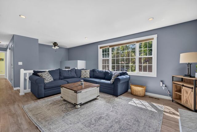3 Underwood Drive, Litchfield, NH 03052