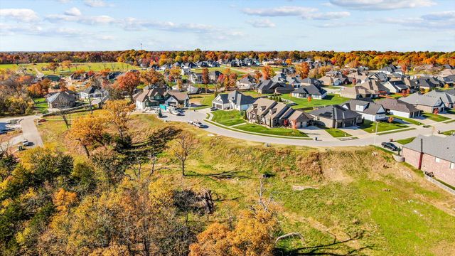 6204 S Maryland Avenue, Springfield, MO 65810