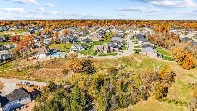 6204 S Maryland Avenue, Springfield, MO 65810