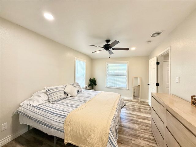 941 Acacia Dr, Corpus Christi, TX 78408