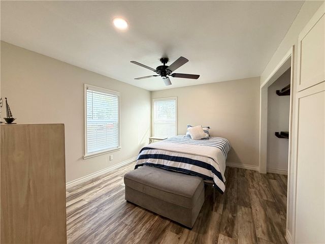941 Acacia Dr, Corpus Christi, TX 78408