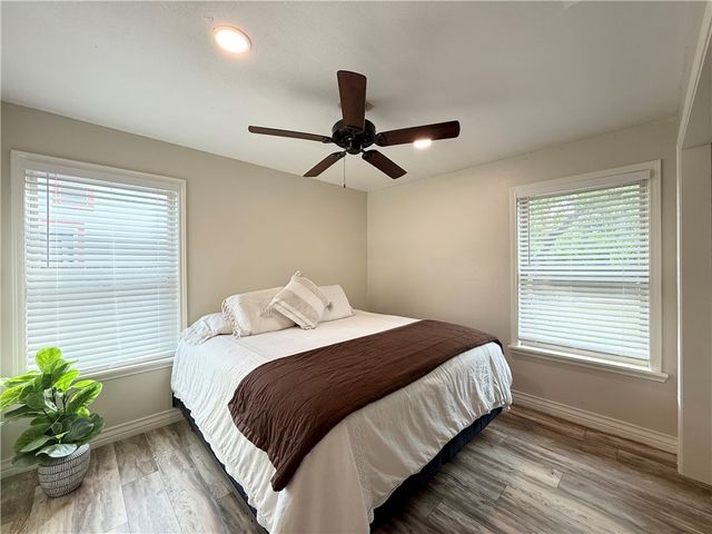 941 Acacia Dr, Corpus Christi, TX 78408