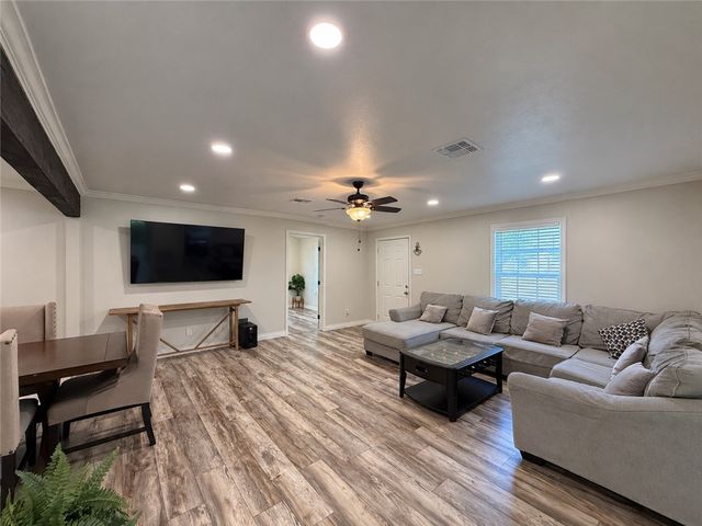 941 Acacia Dr, Corpus Christi, TX 78408