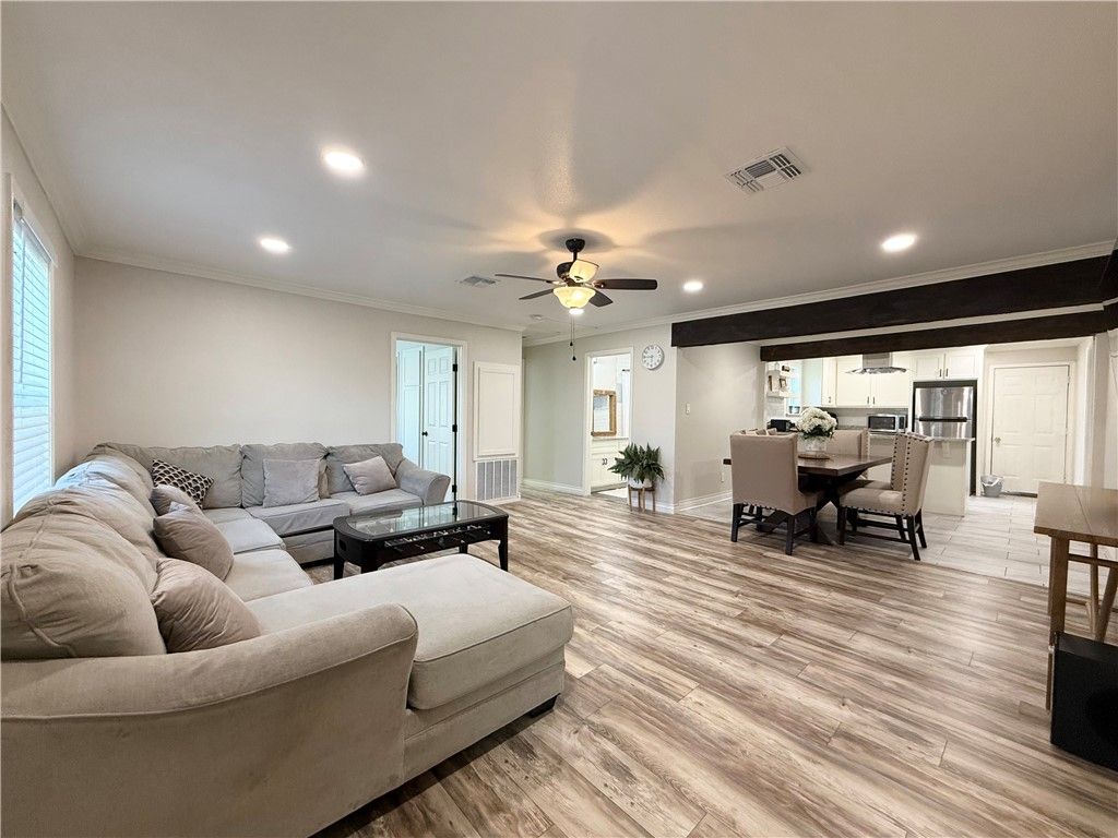 941 Acacia Dr, Corpus Christi, TX 78408 — photo 2