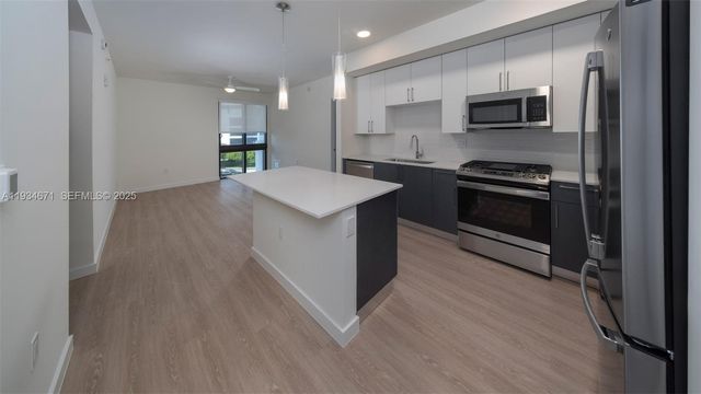 19401 W Dixie Hwy 307, Miami, FL 33180