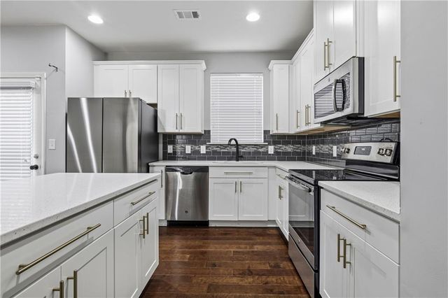 5038 Longview Walk, Decatur, GA 30035