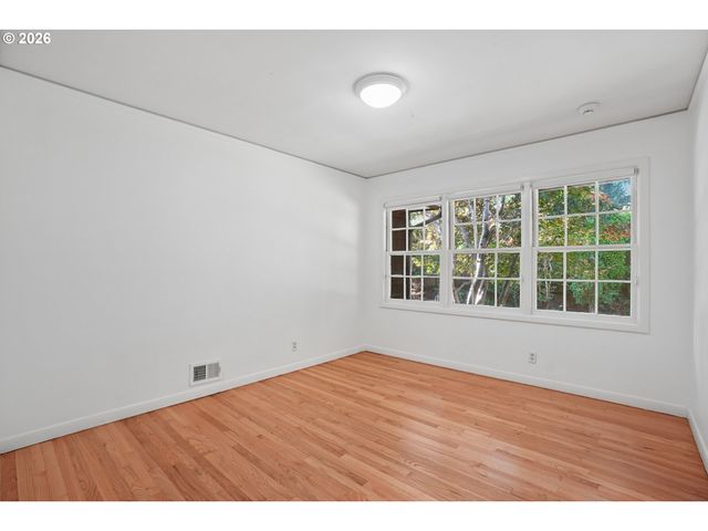 908 Sw DAVENPORT St, Portland, OR 97201