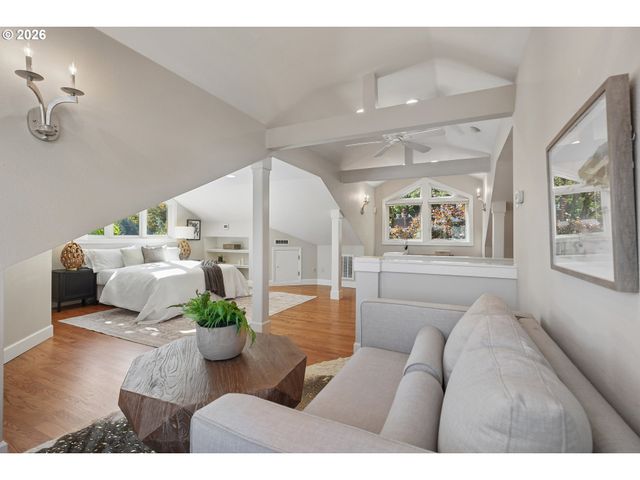 908 Sw DAVENPORT St, Portland, OR 97201