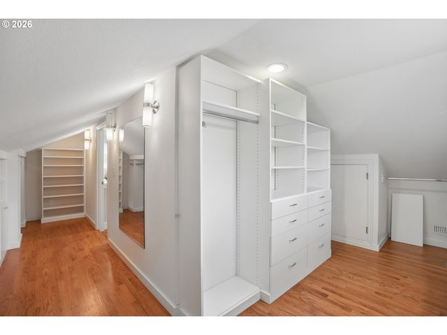 908 Sw DAVENPORT St, Portland, OR 97201