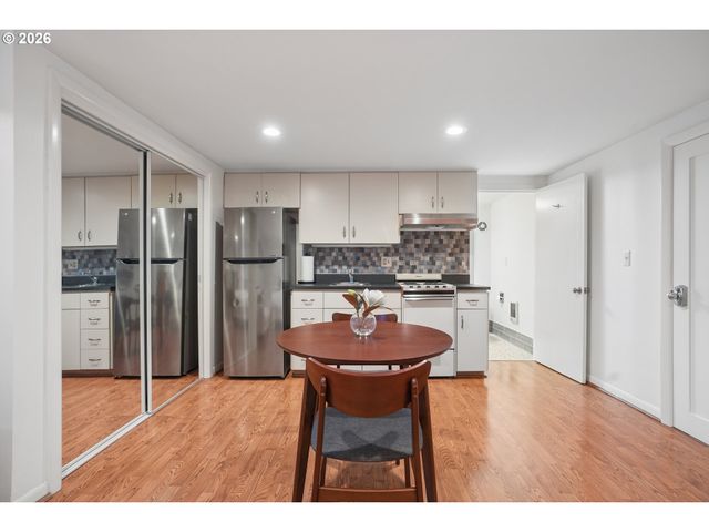 908 Sw DAVENPORT St, Portland, OR 97201
