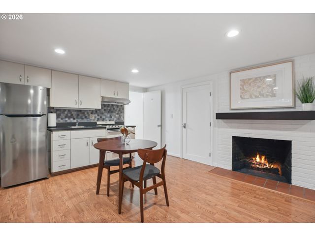 908 Sw DAVENPORT St, Portland, OR 97201
