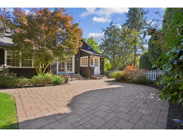 908 Sw DAVENPORT St, Portland, OR 97201