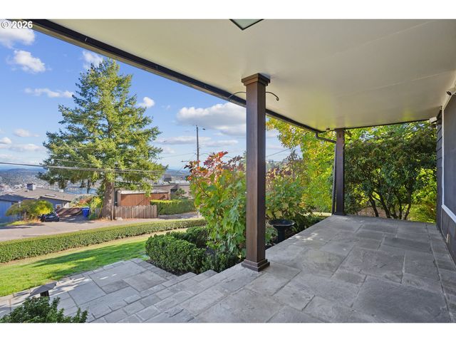 908 Sw DAVENPORT St, Portland, OR 97201