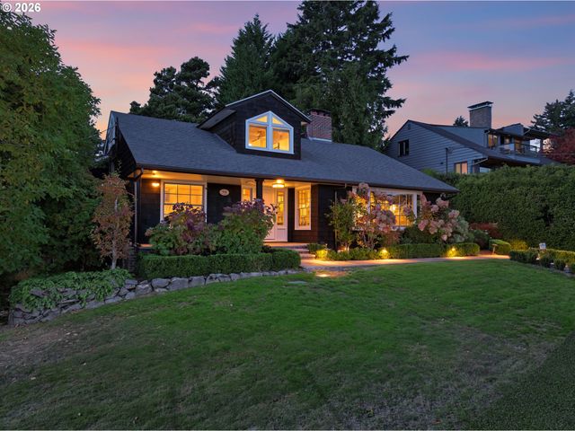 908 Sw DAVENPORT St, Portland, OR 97201