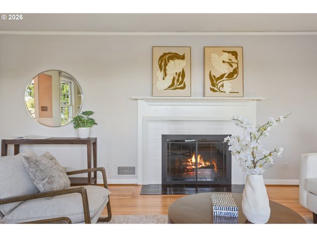 908 Sw DAVENPORT St, Portland, OR 97201