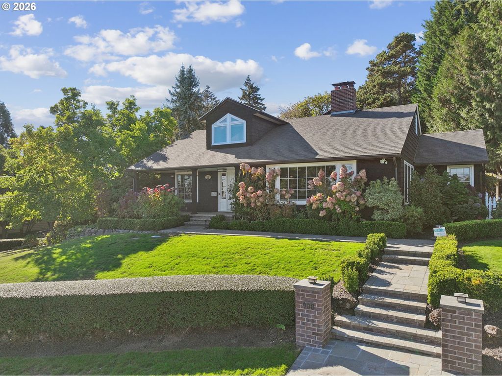 908 Sw DAVENPORT St, Portland, OR 97201