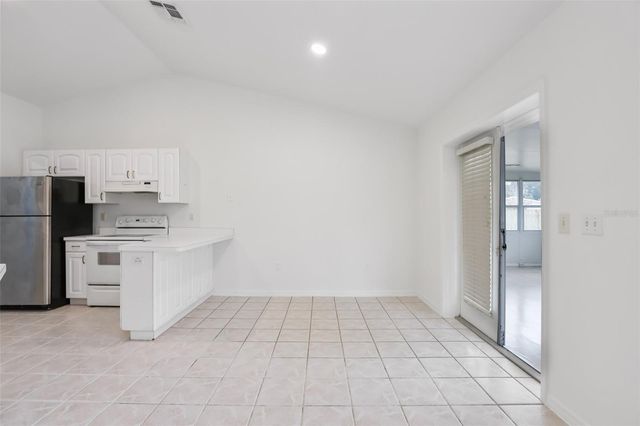 6917 OAKCREST WAY, Zephyrhills, FL 33542