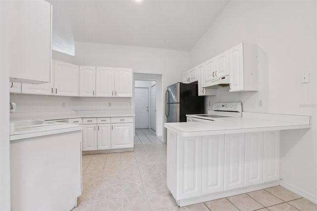 6917 OAKCREST WAY, Zephyrhills, FL 33542